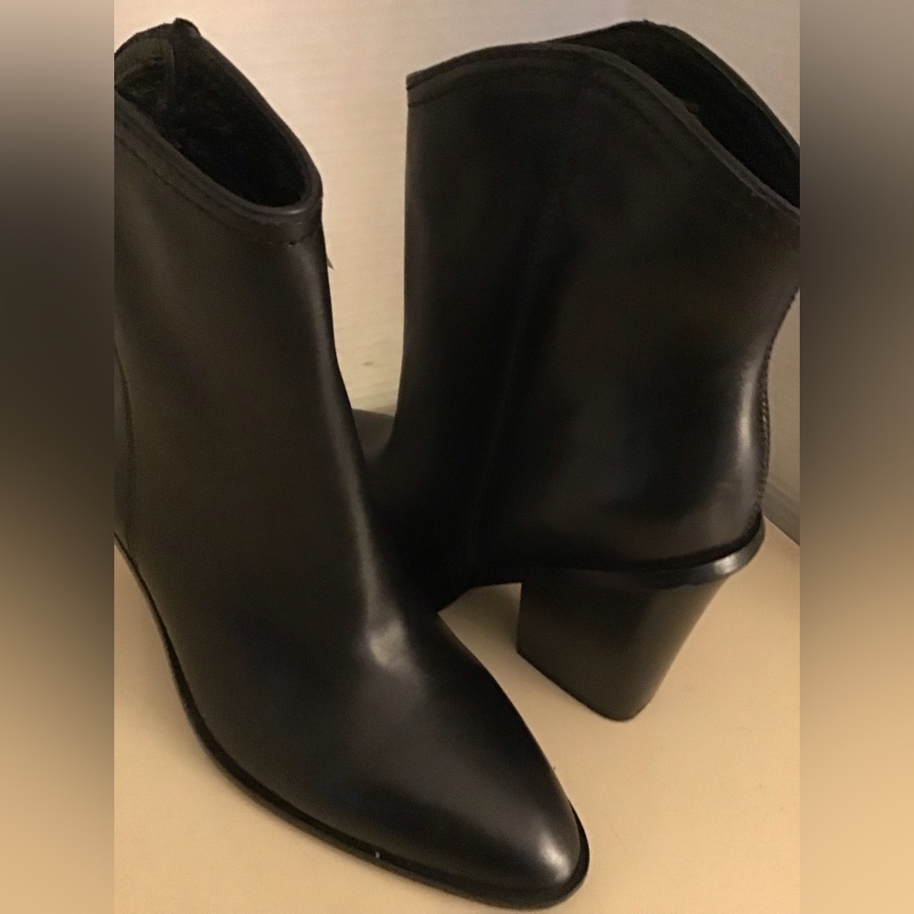 Zara women black leather western style ankle boots US 7